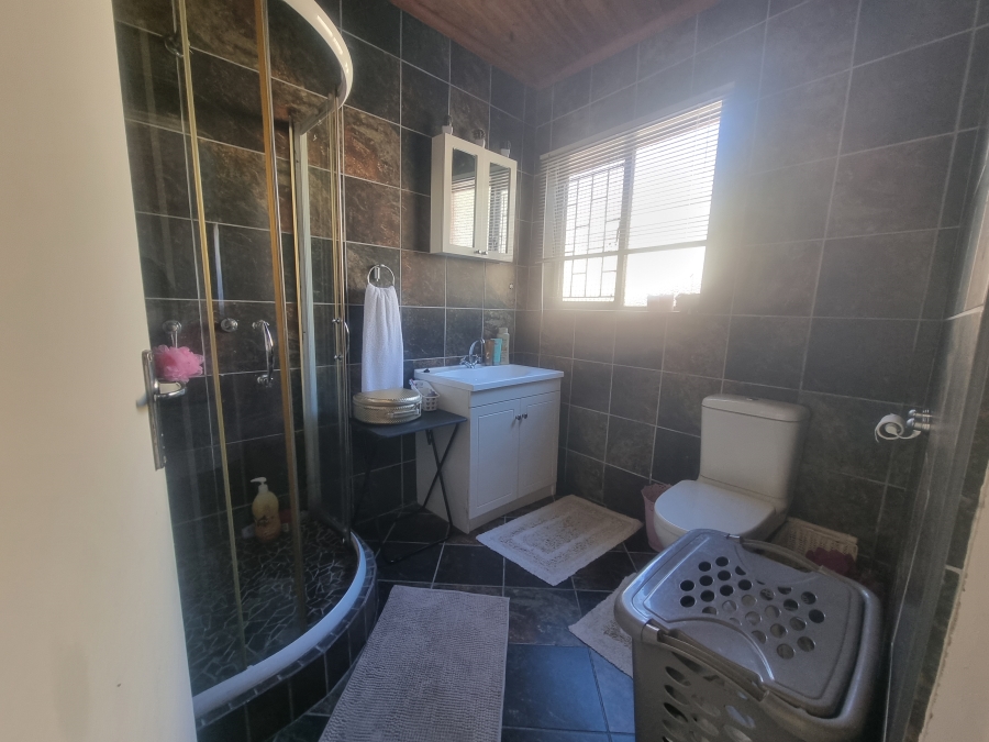 6 Bedroom Property for Sale in Heiderand Western Cape